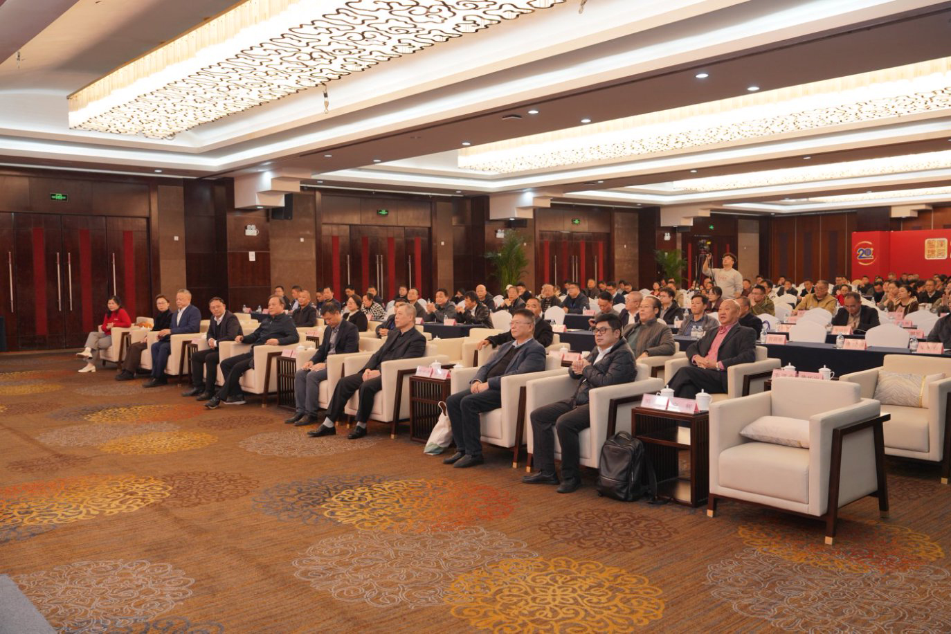 1735809422132271.jpg 会场全景.jpg